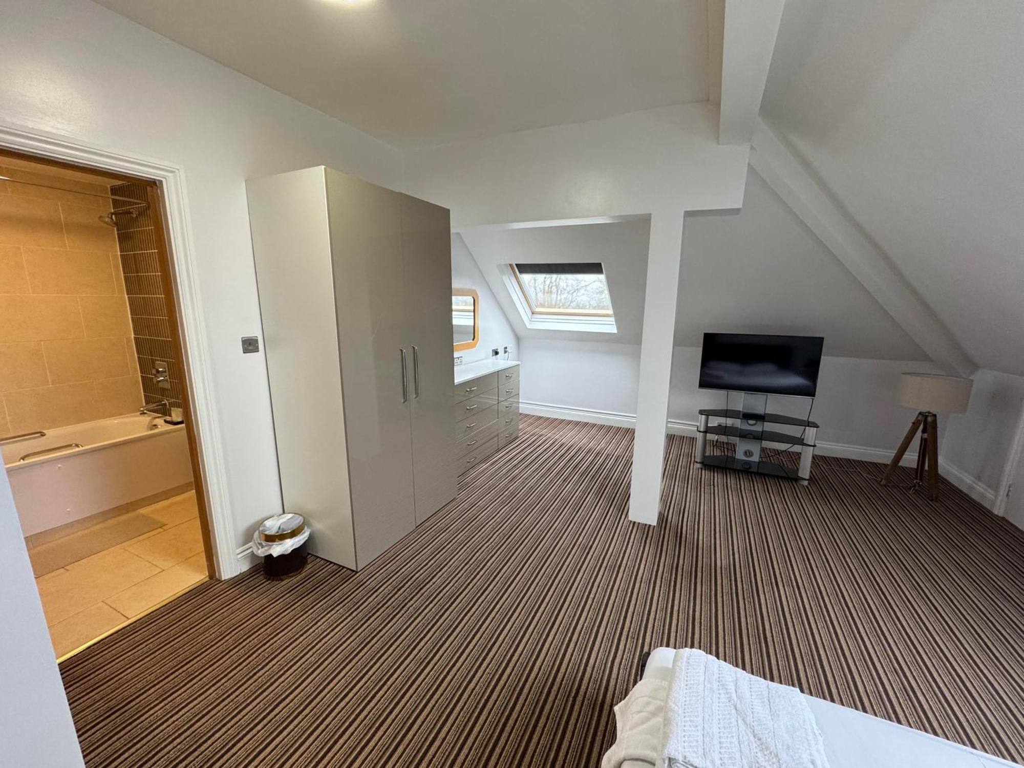 Parkside International Hotel Ридинг Экстерьер фото
